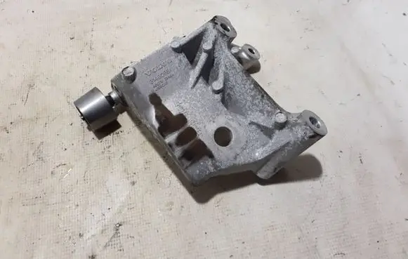 Volvo XC60 Engine mounting bracket 31480551