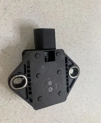 Volkswagen PASSAT B5.5 ESP acceleration yaw rate sensor 8E0907637A 1275100384 0265005245
