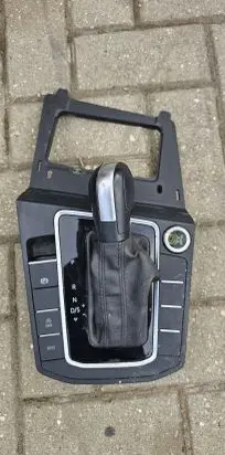 Volkswagen Jetta USA Center console