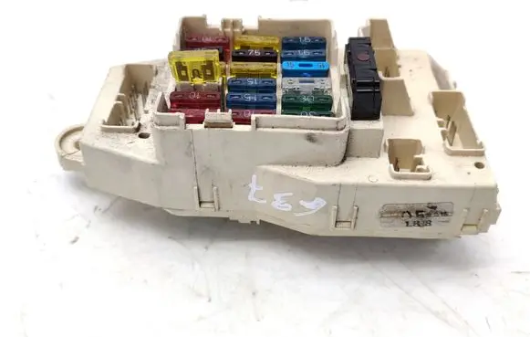 Mazda 929 Fuse module