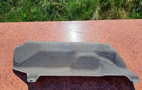 Mercedes-Benz C W205 Exhaust heat shield A2056822971