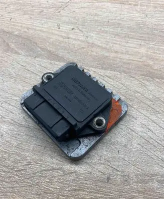 Audi 80 90 S2 B4 Ignition amplifier control unit 191905351B
