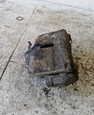 Volkswagen PASSAT B6 Front brake caliper