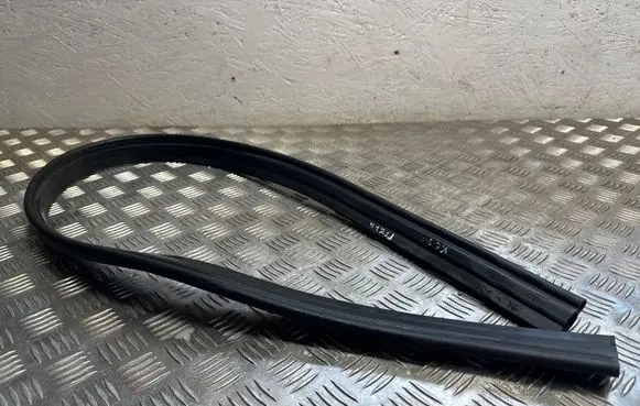 Volvo XC60 Engine compartment rubber 