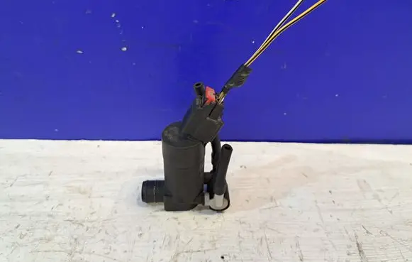 Volvo V50 Windscreen/windshield washer pump 1S7117K624FD