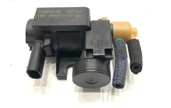 BMW 5 G30 G31 G38 Fuel pressure regulator 8589117
