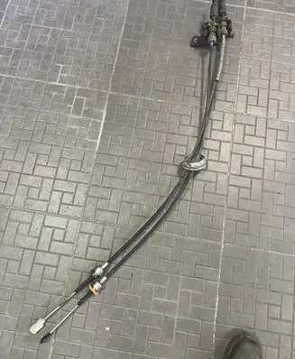 Dodge Caliber Gear shift cable linkage 