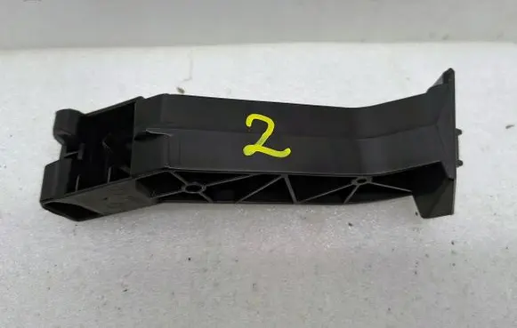 Mercedes-Benz Vito Viano W447 Front bumper mounting bracket