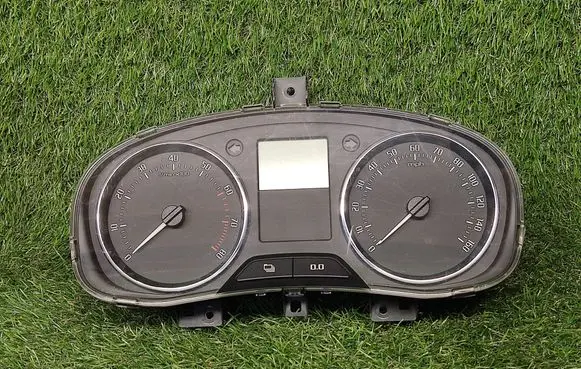 Speedometer (instrument cluster)