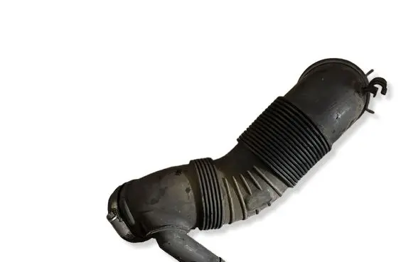 Audi Q3 8U Turbo air intake inlet pipe/hose 5N0129656