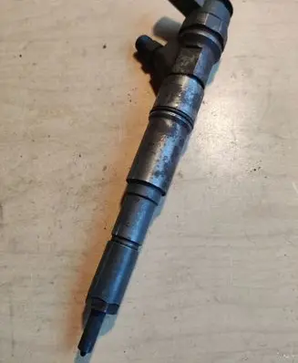 BMW X3 E83 Fuel injector 7793836 0445110216