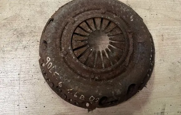 Volkswagen Golf VI Pressure plate 