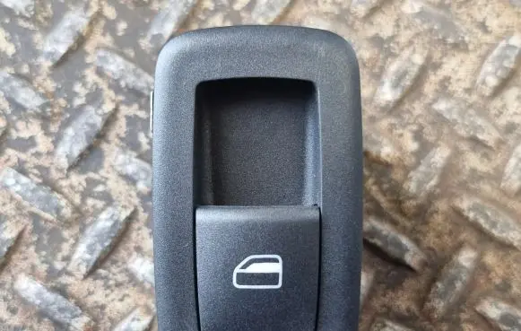 Jeep Grand Cherokee Electric window control switch 68085690AC