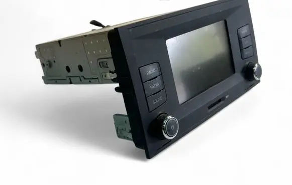 Radio/CD/DVD/GPS head unit