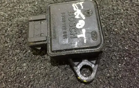 Opel Omega B1 Throttle valve position sensor 0280122001