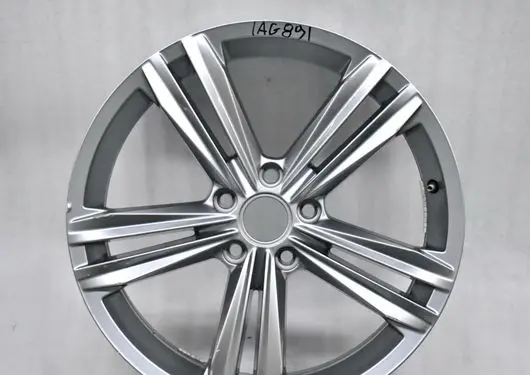 Volkswagen T-Roc R18 alloy rim 