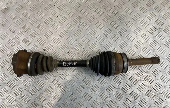 Nissan Navara D22 Front driveshaft