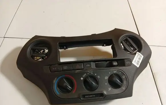 Toyota Yaris Climate control unit 554050D130B0