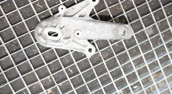 Mini Cooper Countryman R60 Engine mounting bracket 6788663
