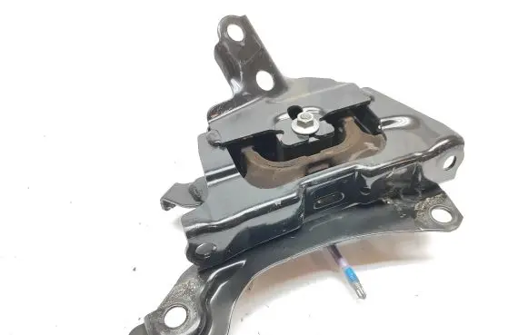 Lexus UX Engine mount bracket