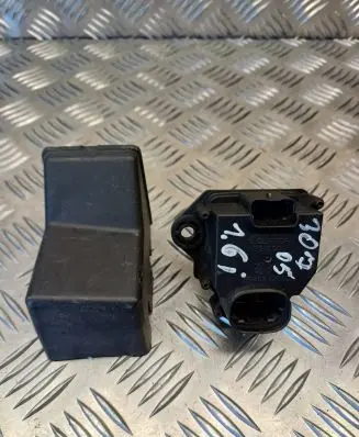 Coolant fan relay