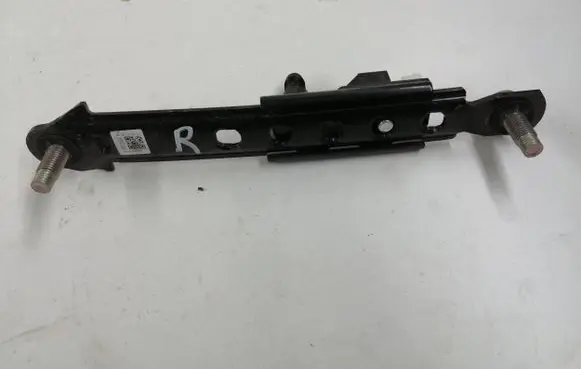 Nissan Qashqai Seat belt adjustment rail 308205999AA 504B19L2LZ