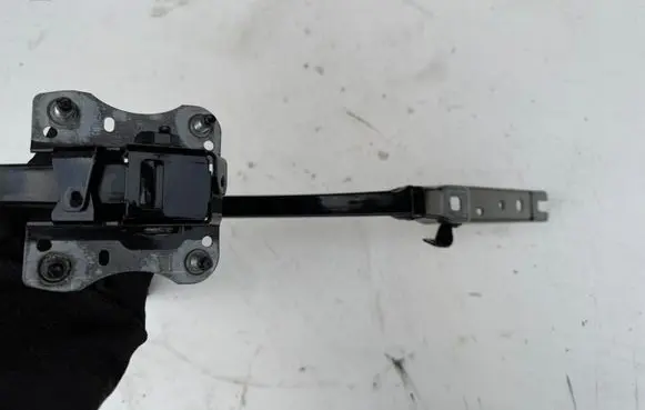 BMW 7 G11 G12 Tailgate/trunk/boot hinge 7357115