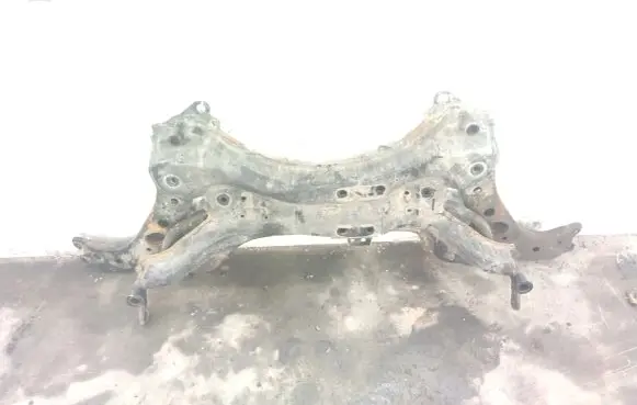 Toyota RAV 4 (XA40) Front subframe