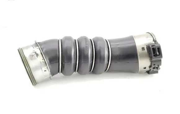 BMW 1 E81 E87 Intercooler hose/pipe 7797480