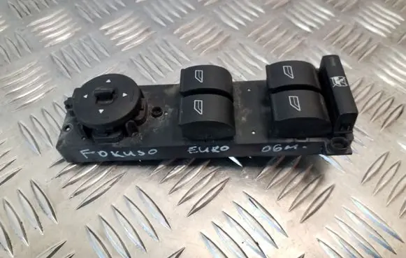 Ford Focus Electric window control switch 3M5T14A132AF