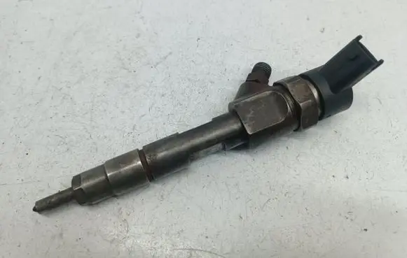 Mitsubishi Space Star Fuel injector 0445110021 7700111014