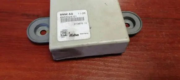 BMW 3 E90 E91 Antenna control unit 6935024