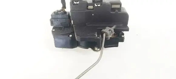 Chevrolet Captiva Front door lock 