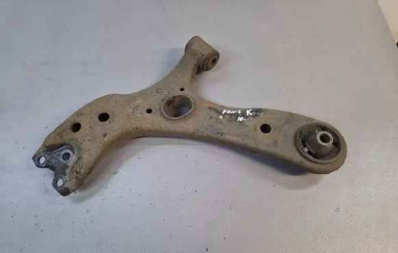 Toyota Prius (XW30) Front lower control arm/wishbone 