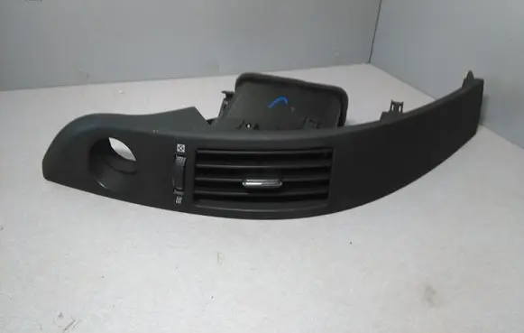Toyota Corolla Verso AR10 Dash center air vent grill 5567064010 6556434010