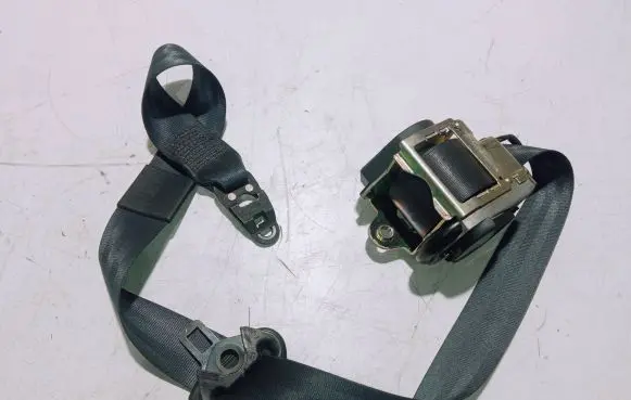 Audi A4 S4 B6 8E 8H Front seatbelt 560788501 008R000