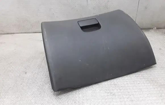 KIA Carens II Glove box lid/cover 