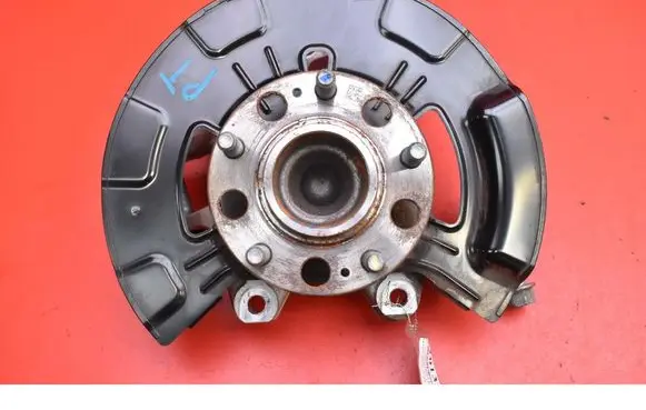 Hyundai Tucson JM Front wheel hub spindle knuckle