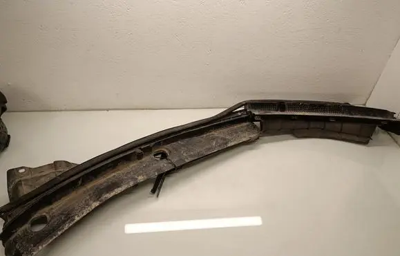 Mazda CX-7 Wiper trim EG22507P1