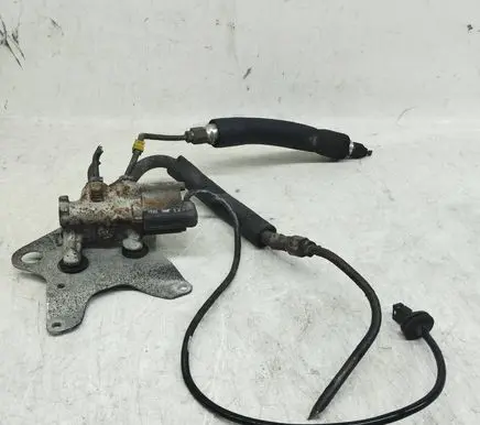 Mercedes-Benz E W124 Air suspension valve block 1243505057 1243501280 0125458428