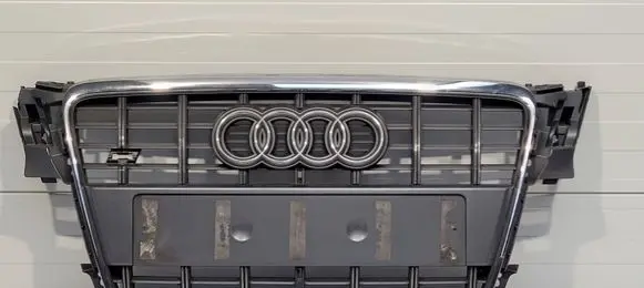 Audi A4 S4 B8 8K Front bumper upper radiator grill 8K0853651B.