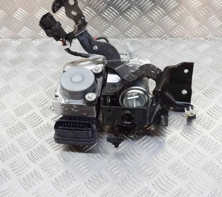 Toyota Prius (XW50) Brake booster 11304041030 4707047080