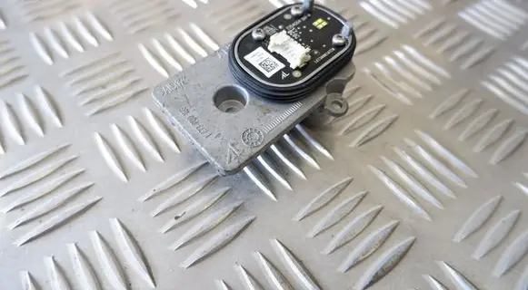 Volkswagen Tiguan Light module LCM 082000TH2