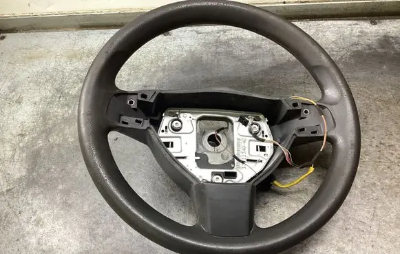 Opel Zafira B Steering wheel 13111340AC