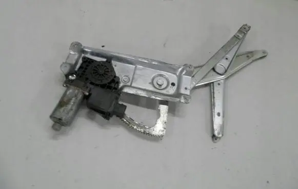 Opel Vectra B Front door window regulator with motor 