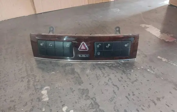 Mercedes-Benz C W203 Hazard light switch 2038705610