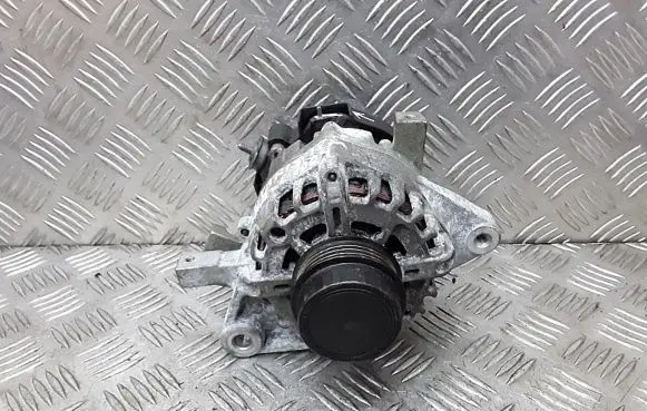 Toyota Yaris Generator/alternator 270600y370
