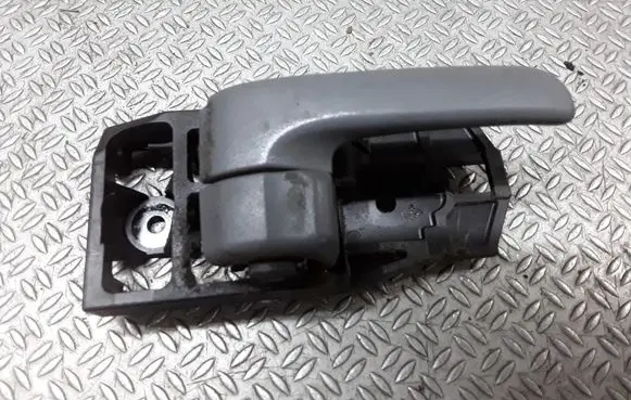 Toyota RAV 4 (XA20) Front door interior handle