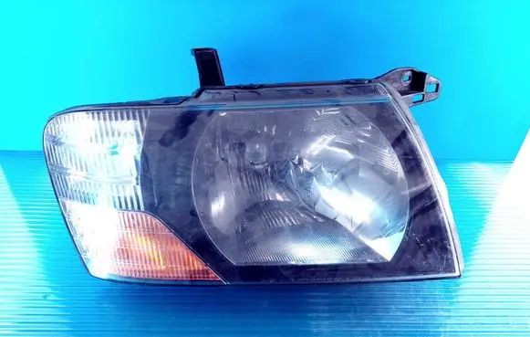 Mitsubishi Pajero Headlight/headlamp 10087420