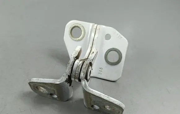 Jeep Grand Cherokee Rear door upper hinge